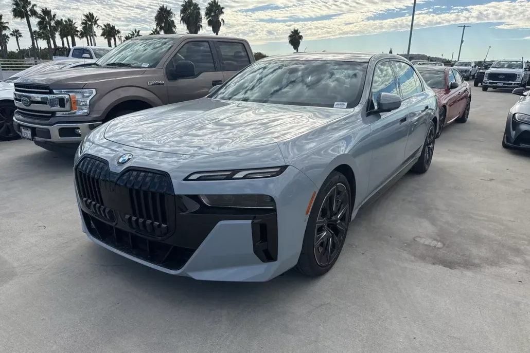 2023 Bmw 740i photo 1