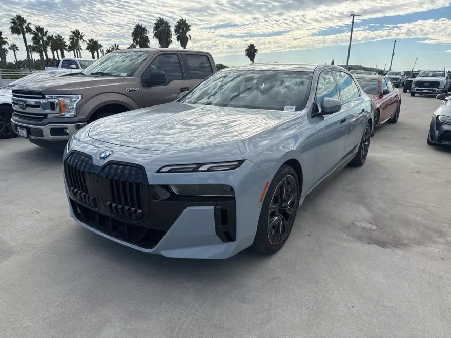 2023 Bmw 740i photo 1