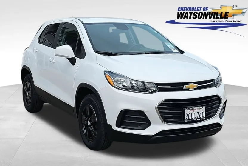 2022 Chevrolet Trax LS photo 1