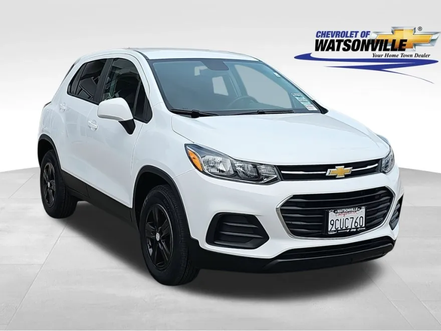 2022 Chevrolet Trax LS photo 1
