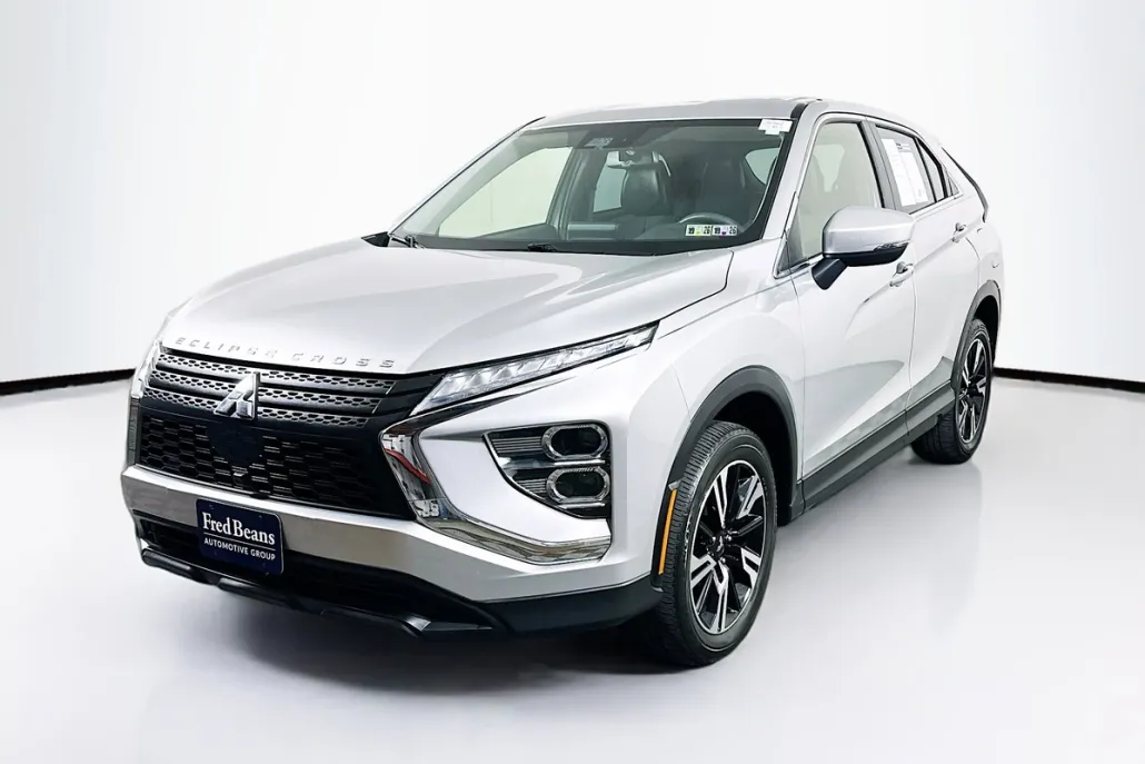 2023 Mitsubishi Eclipse Cross SE photo 1