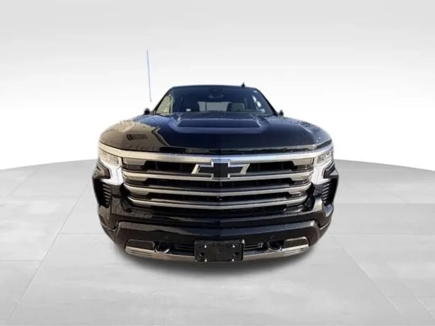2024 Chevrolet Silverado 1500 High Country photo 1