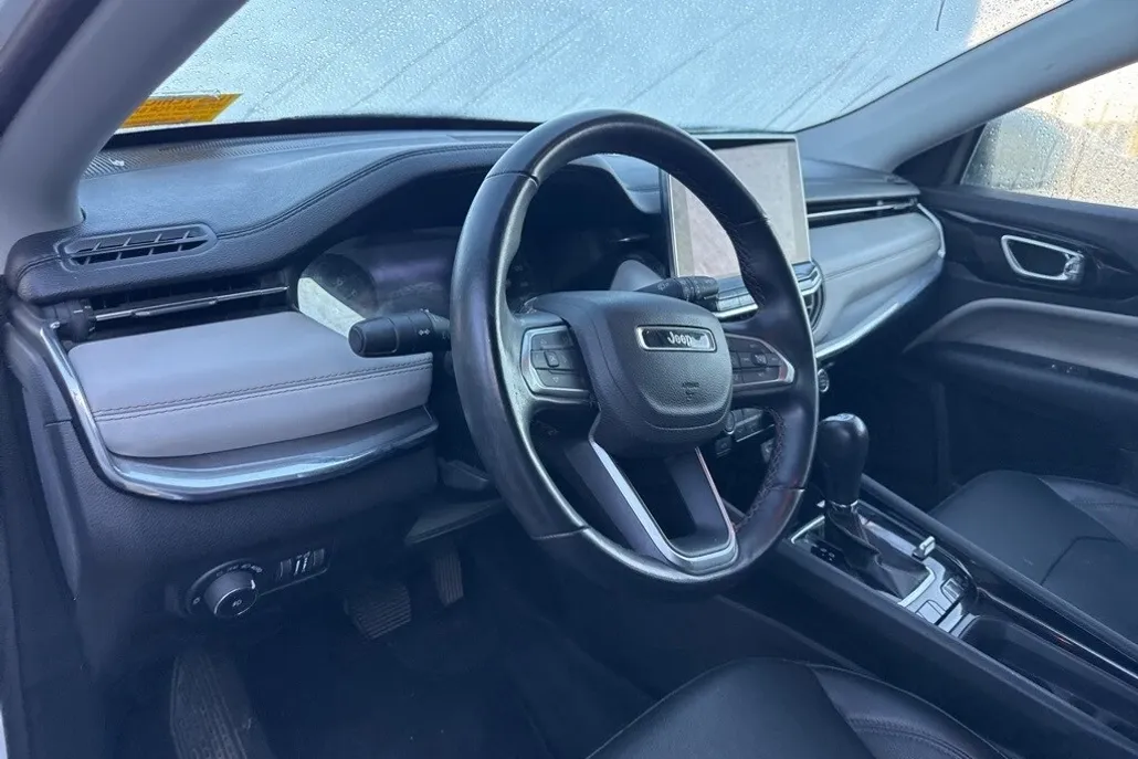 2022 Jeep Compass Limited photo 1