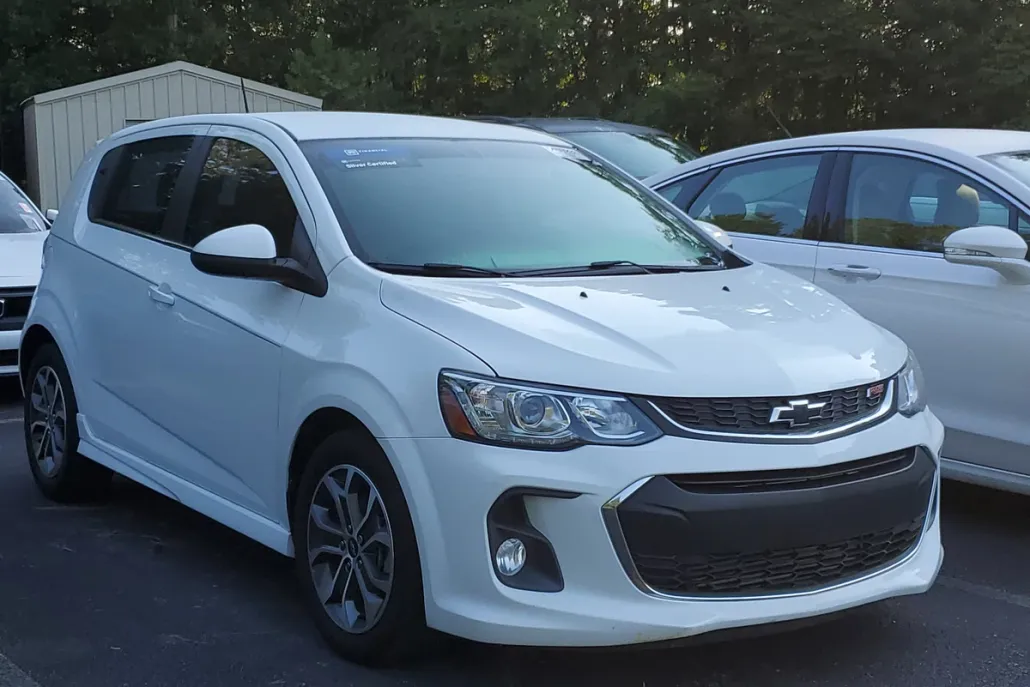 2019 Chevrolet Sonic LT photo 1