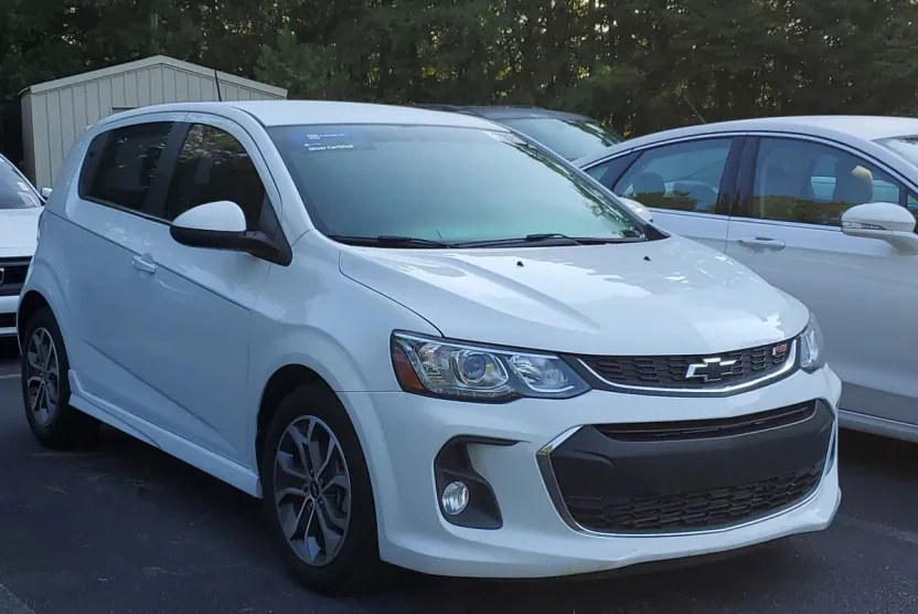 2019 Chevrolet Sonic LT photo 1