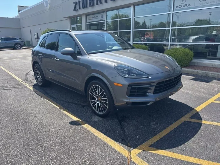 2021 Porsche Cayenne S photo 1