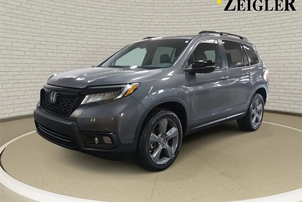 2019 Honda Passport Touring photo 1