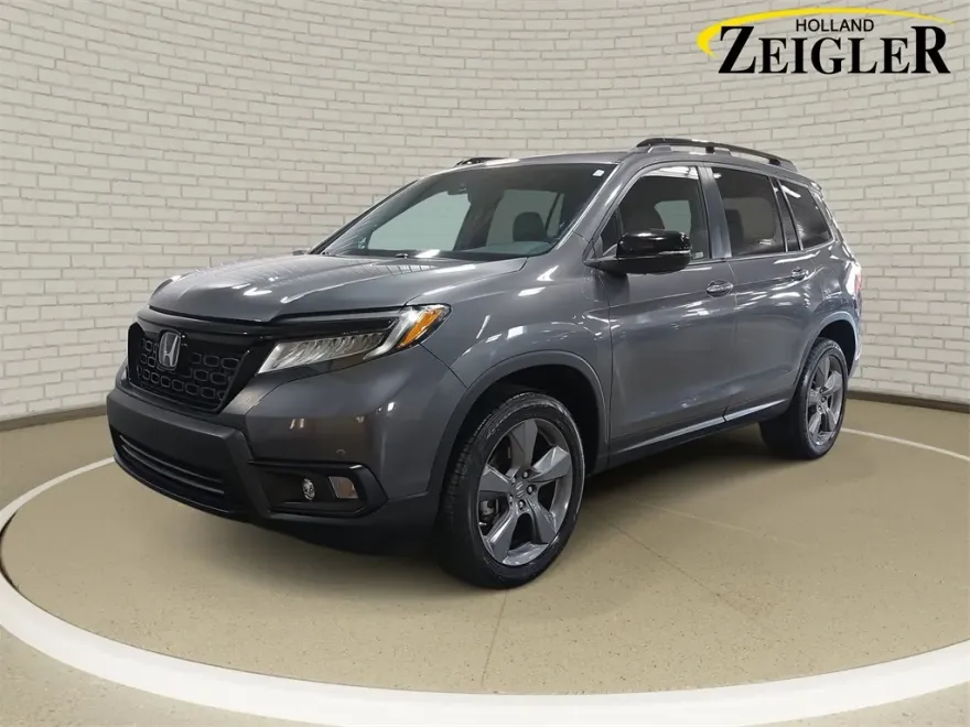 2019 Honda Passport Touring photo 1