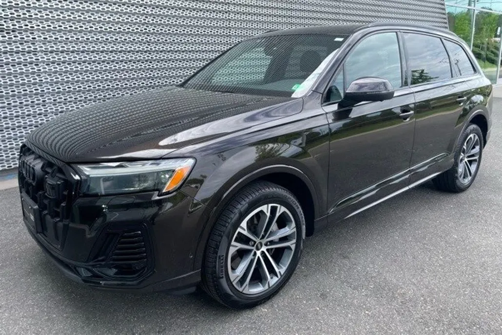 2025 Audi Q7 45 Premium Plus photo 1
