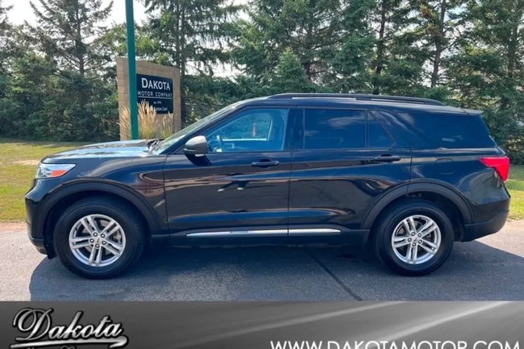 2020 Ford Explorer XLT photo 1