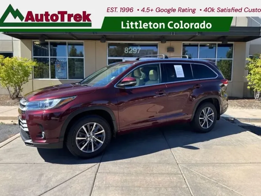 2017 Toyota Highlander XLE photo 1