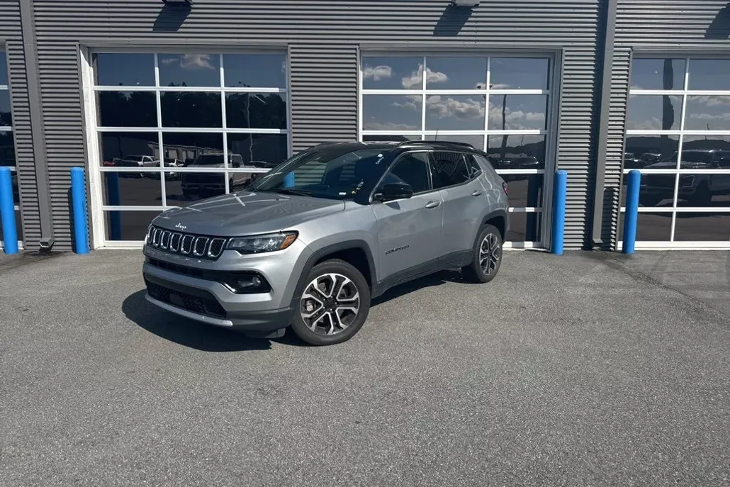 2023 Jeep Compass Limited photo 1