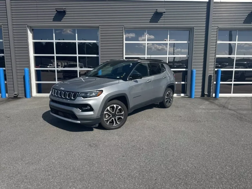 2023 Jeep Compass Limited photo 1