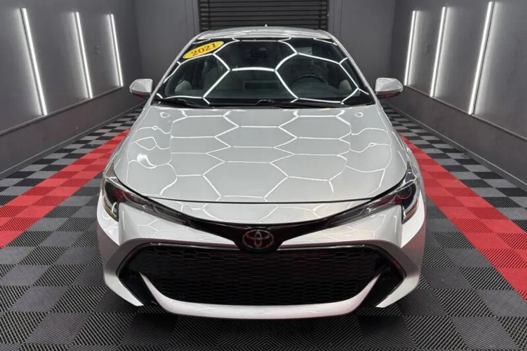 2021 Toyota Corolla SE photo 1
