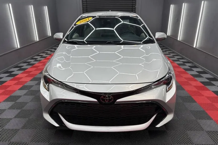 2021 Toyota Corolla SE photo 1