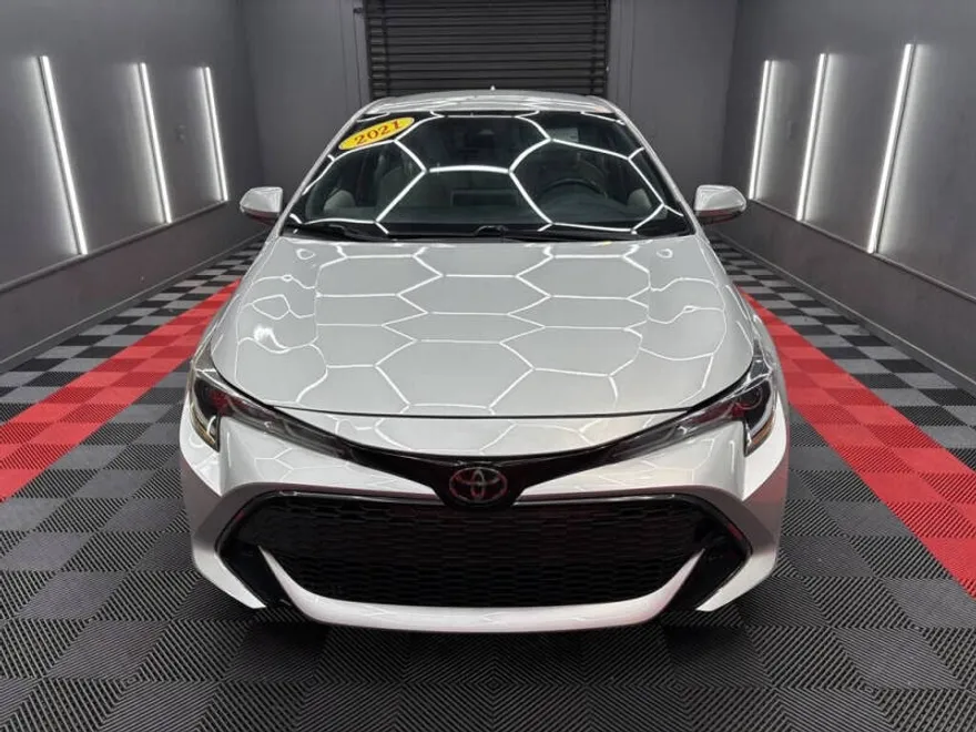 2021 Toyota Corolla SE photo 1
