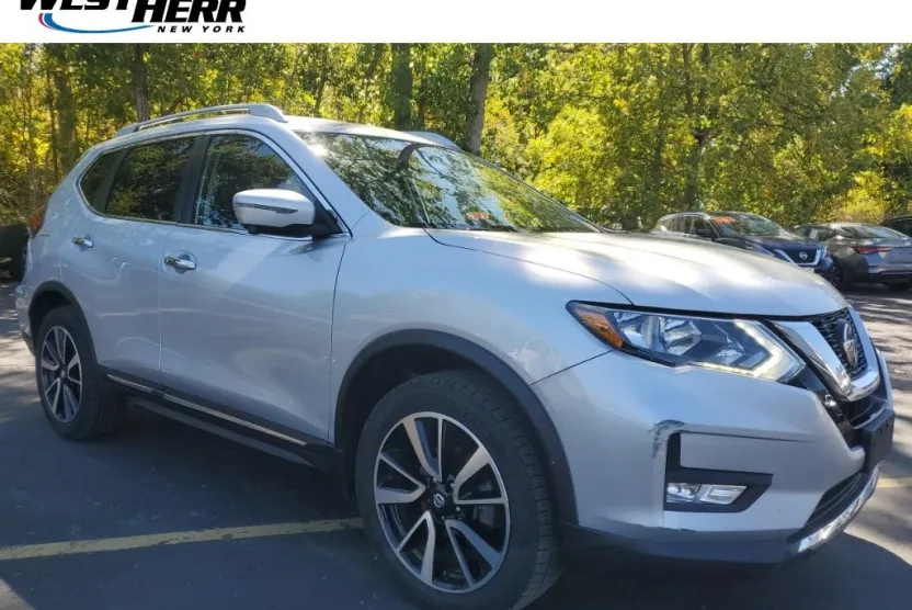 2019 Nissan Rogue SL photo 1