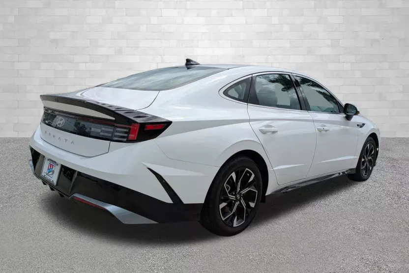 2024 Hyundai Sonata SEL photo 1