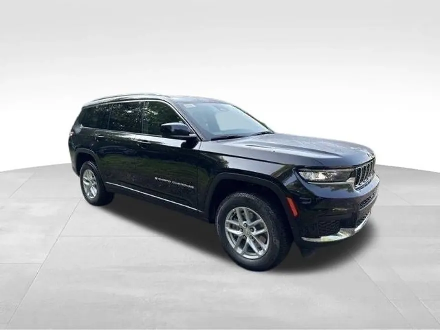2025 Jeep Grand Cherokee Laredo photo 1