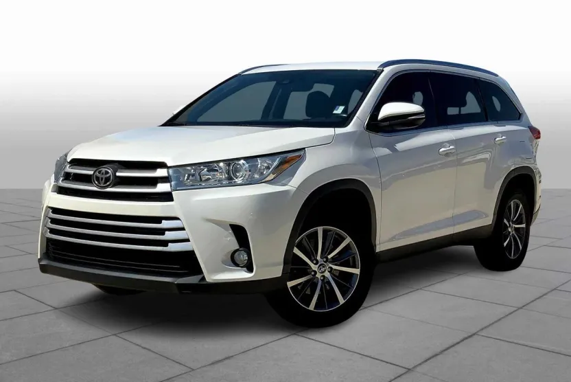 2019 Toyota Highlander XLE photo 1
