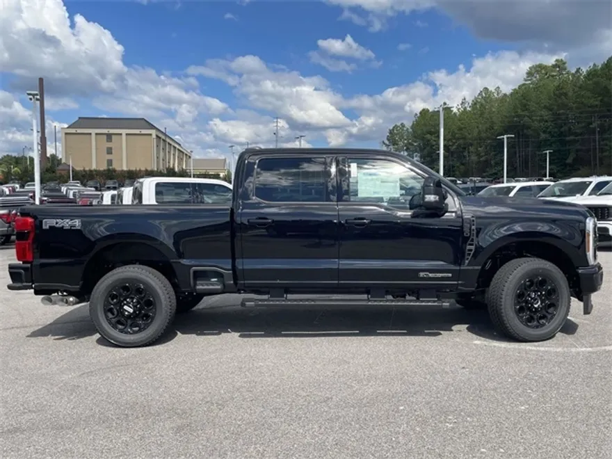 2026 Ford F-350 Lariat photo 1