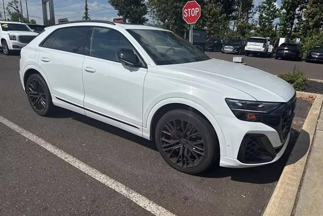 2024 Audi SQ8 Premium Plus photo 1