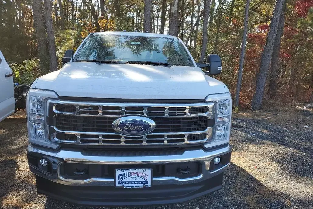 2024 Ford F-350 XL photo 1