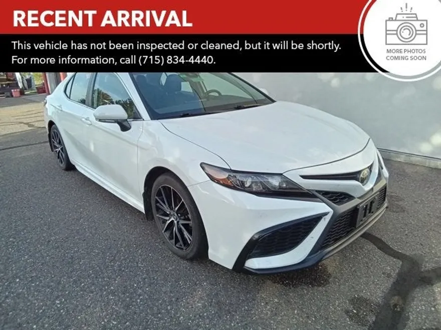 2022 Toyota Camry SE photo 1