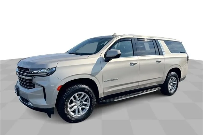 2021 Chevrolet Suburban LT photo 1