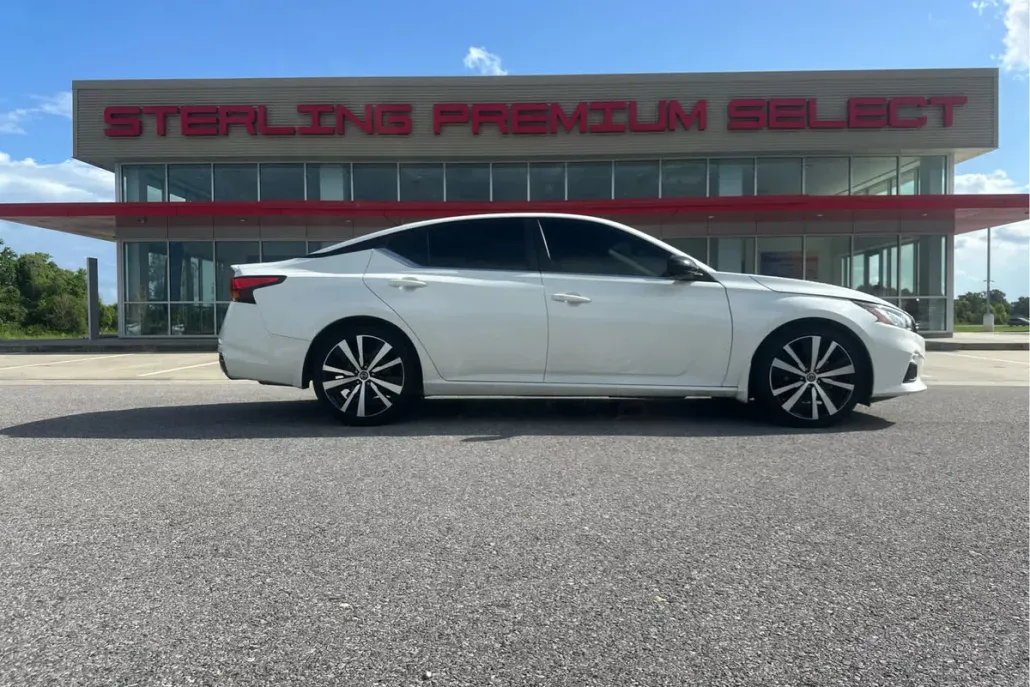 2021 Nissan Altima 2.5 SR photo 1