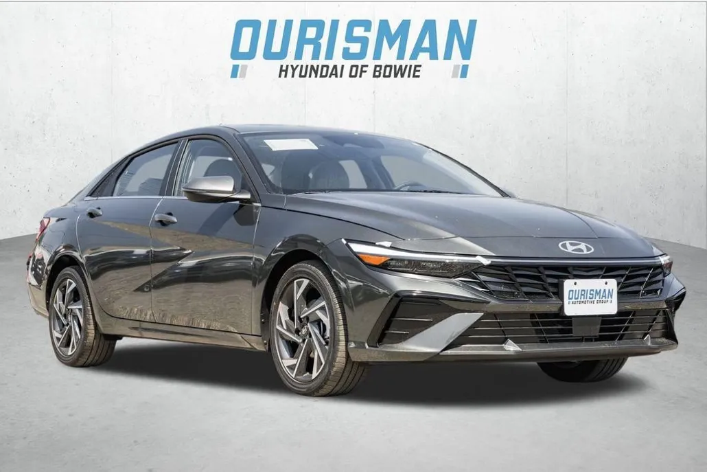 2025 Hyundai Elantra Limited photo 1