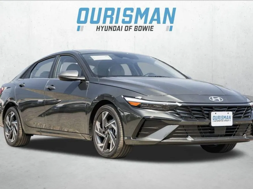 2025 Hyundai Elantra Limited photo 1