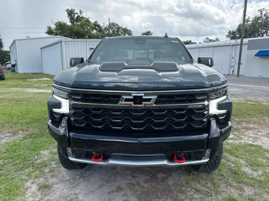 2025 Chevrolet Silverado 1500 ZR2 photo 1