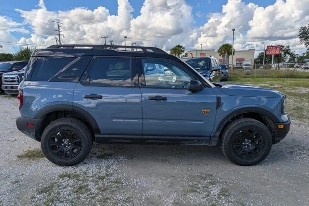2025 Ford Bronco Badlands photo 1