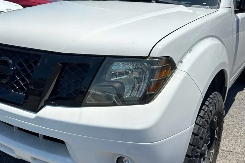 2017 Nissan Frontier SV photo 1