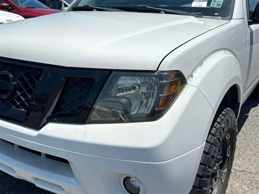 2017 Nissan Frontier SV photo 1