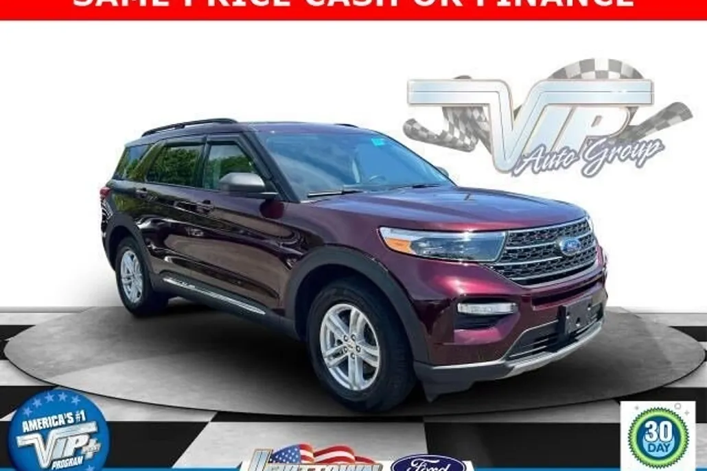 2022 Ford Explorer XLT photo 1
