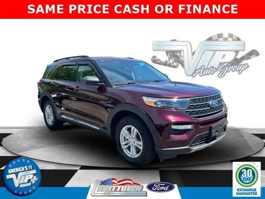 2022 Ford Explorer XLT photo 1
