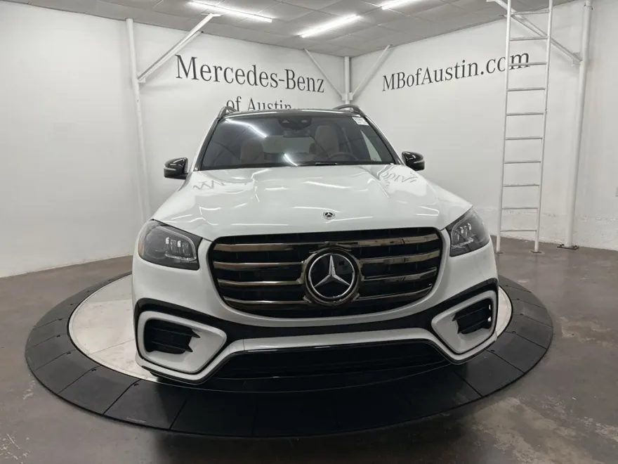2026 Mercedes Benz GLS 580 4MATIC photo 1