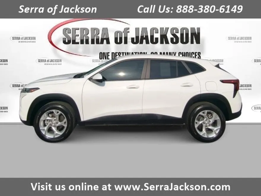 2024 Chevrolet Trax LS photo 1