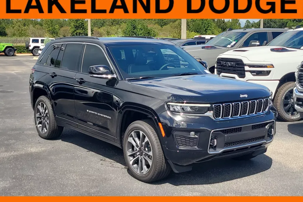 2025 Jeep Grand Cherokee Overland photo 1
