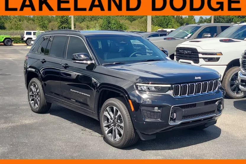2025 Jeep Grand Cherokee Overland photo 1