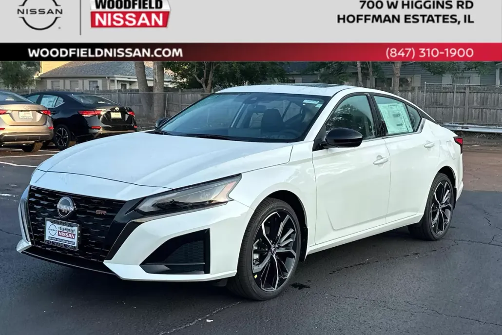 2025 Nissan Altima SR photo 1