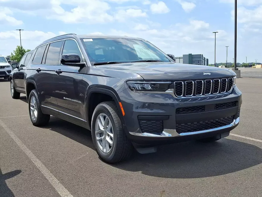 2025 Jeep Grand Cherokee Laredo X photo 1