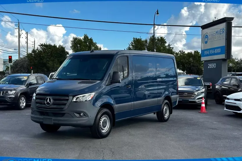 2022 Mercedes Benz Sprinter 2500 photo 1