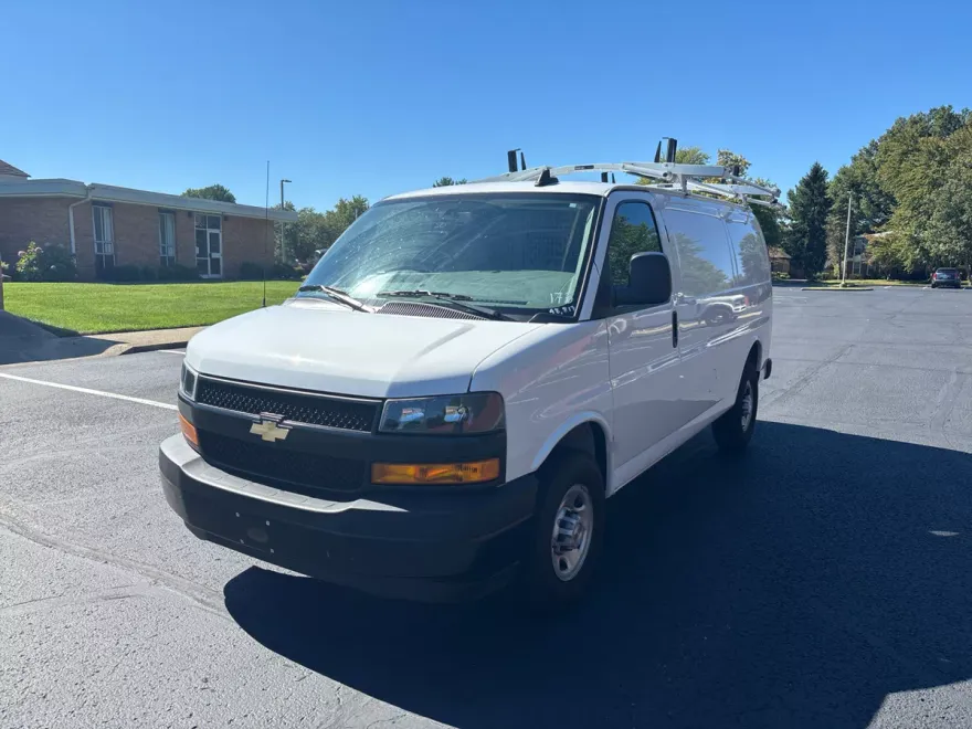 2024 Chevrolet Express Cargo Van 2500 photo 1