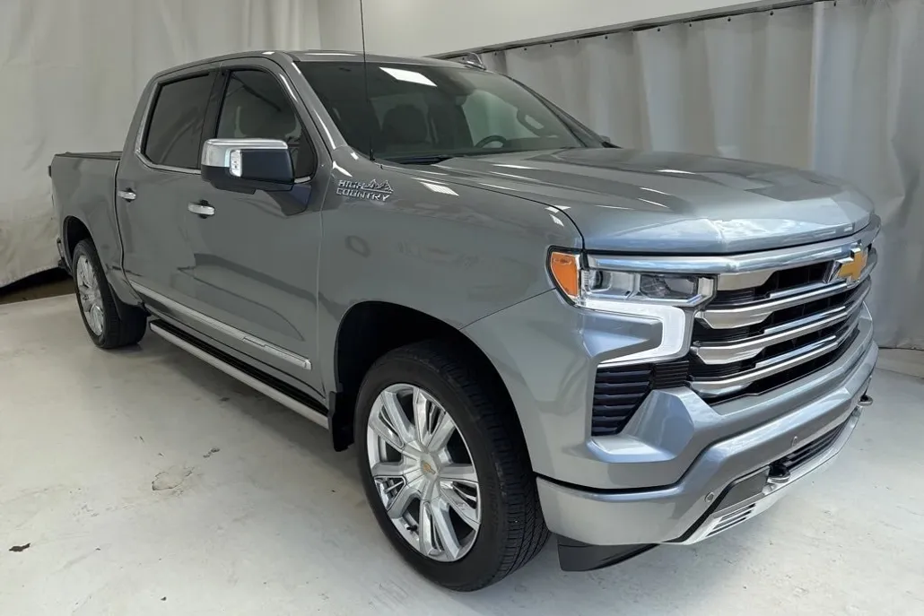 2024 Chevrolet Silverado 1500 High Country photo 1