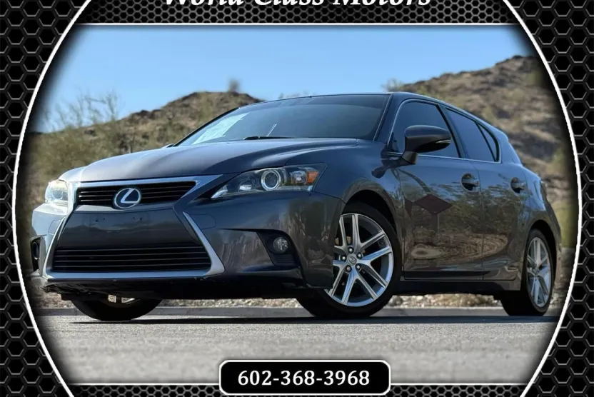 2014 Lexus CT 200h photo 1