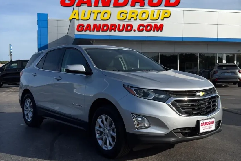 2019 Chevrolet Equinox LT photo 1