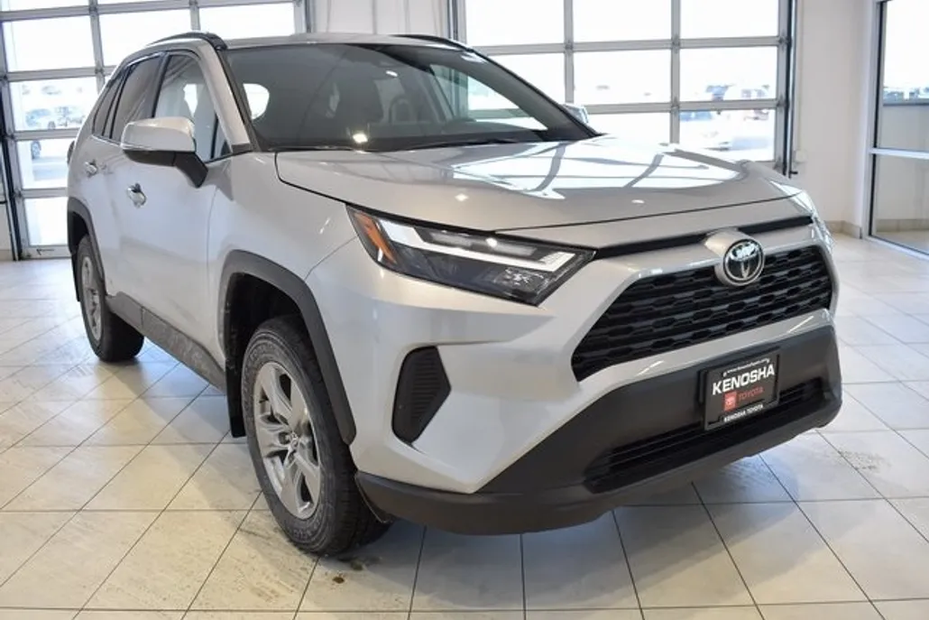 2025 Toyota RAV4 Hybrid XLE photo 1